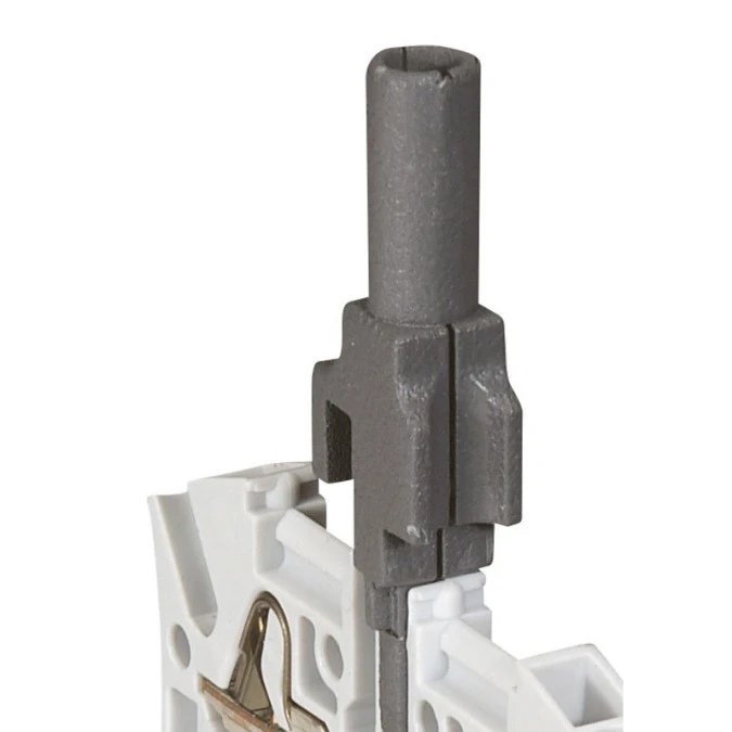 Gniazdo pomiarowe do wtyku o4mm do złączek o szerokości 5 i 6 mm 037527 /10 szt./